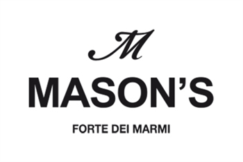 <p>Mason’s ist die Luxus Mode Online, das die italienische Schneider Tradition in die Welt verbreiten.<br />
Mason's ist eine italienische Bekleidungsmarke, die in 1974 von Giorgio Martini gegründet wurde, der bis heute Vorsitzender ist und führt  es zusammen mit seinen Söhnen im Zeichen der alten italienischen Modetradition.<br />
Die Modemarke, die für einen internationalen Konsument konzipiert wurde, bezeichnet sich für  Qualität, Eleganz und Persönlichkeit, und ist eng mit dem italienischen Geist und der Landschaft verbunden.<br />
Mason’s ist nicht nur von der Schönheit der italienischen Heritage bemerkt, sondern vor allem mit dem ewigen Luxus bestimmter historischer Orte: Renaissancevillen und Kunstobjekte inspirieren kontinuierlich die Suche nach Eleganz über die Zeit hinaus, aus der Mason’s ein Arbeitstier gemacht hat.<br />
Luxus für Mason's ist eine ästhetische Erfahrung, in der Kunst, Design und Innovation kombiniert werden und ein neuer Concept Store zum Leben erweckt wird, in dem der Klassizismus eines Freskos und einer Gipsstatue ihren Platz findet, nicht ohne eine Prise Ironie und Leichtigkeit In einem modernen Schlüssel durch Lackierung und Designrahmen aus Spiegeln überarbeitet, die hängende Kleidungsstücke in Kunstwerke verwandeln.</p>
